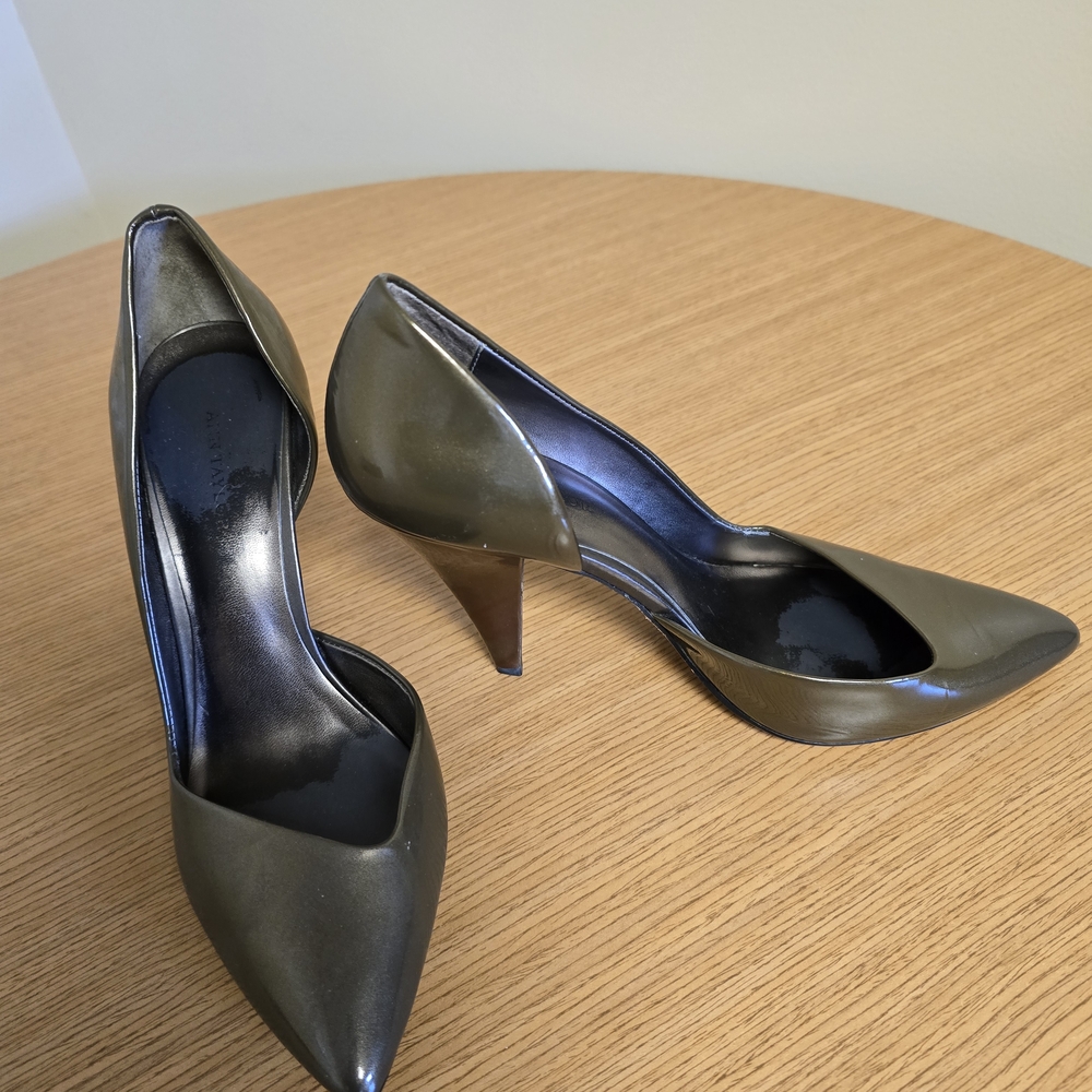 Ann Taylor Black Pointed Heels